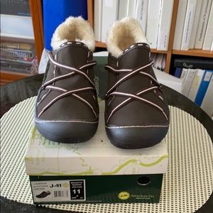 J41 Crimson in brown size 11